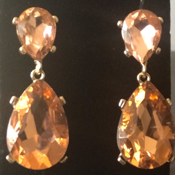 Dangling champagne colored earrings - Picture 1 of 1